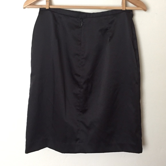 GAP Black Satin-Like Skirt - Picture 2 of 10